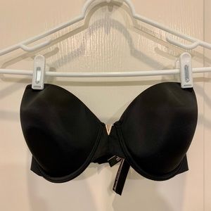 Victoria’s Secret lightly lined black multi-way strapless bra 32DDD or 32F